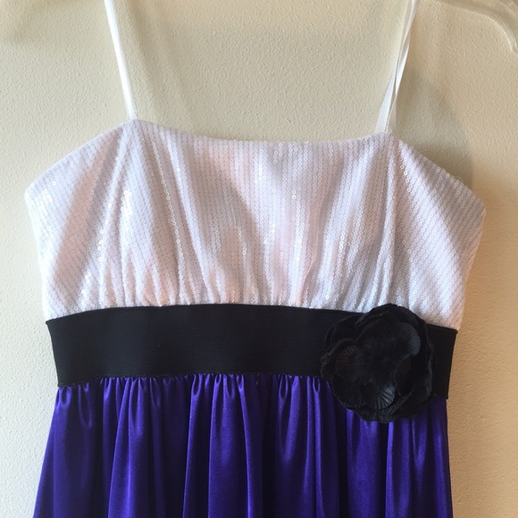 Dress - Picture 2 of 4